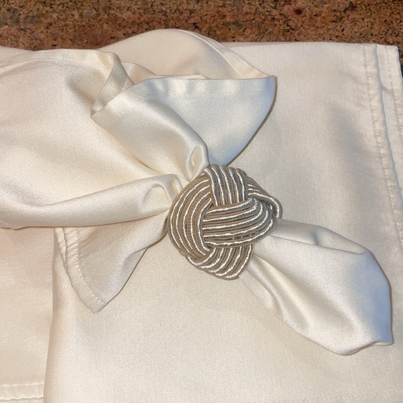 None Other - Set of 4 Creamy Ivory Satin Cloth Napkins 17”x17” Sophisticated Elegance